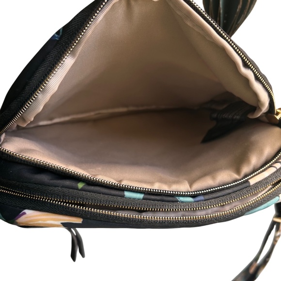 Travelon Anti-Theft RFID Crossbody Travel Bag *LOOKS NEW* - Picture 13 of 15